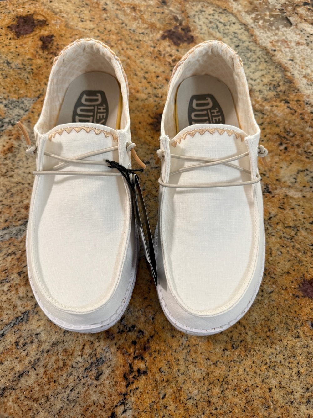HEYDUDE Women's Wendy Chambray White Sand Canvas Slip-On Loafers Sz 7